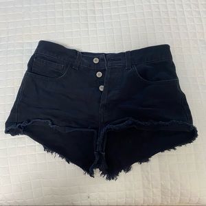 BLACK HIGH-WAISTED SHORTS